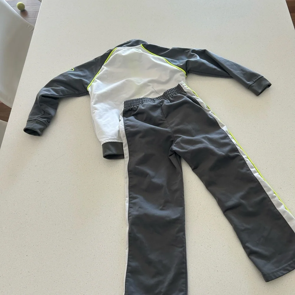Puma kids tracksuit. Gray, white and neon yellow. 4T - Picture 5 of 7